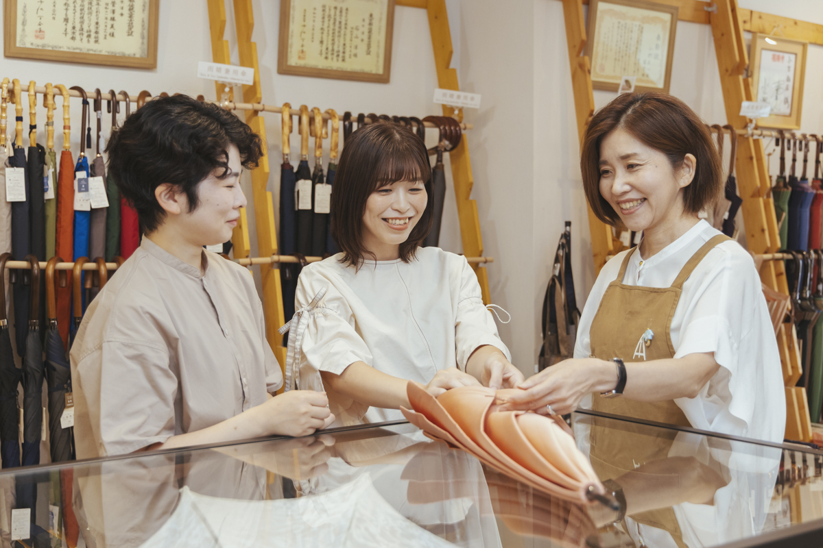 ［年轻的接班人们］发掘“东京洋伞”的魅力与潜力——小宫商店品牌经理的挑战